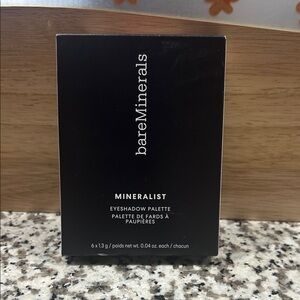 bareMinerals Mineralist Eyeshadow Palette in Black